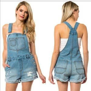 Cute Short Overalls New never worn Size M